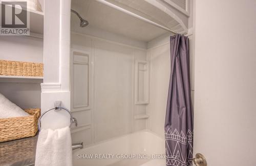 51 Crombie Street, Cambridge, ON - Indoor Photo Showing Bathroom