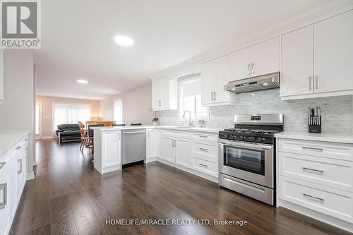 228 Lea Crescent, Welland, ON - Indoor Photo Showing Kitchen With Upgraded Kitchen