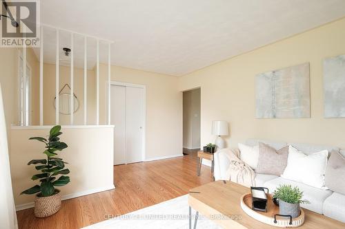 76 Caroline Street, Smith-Ennismore-Lakefield (Lakefield), ON - Indoor Photo Showing Living Room