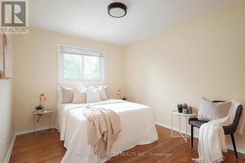 76 Caroline Street, Smith-Ennismore-Lakefield (Lakefield), ON - Indoor Photo Showing Bedroom