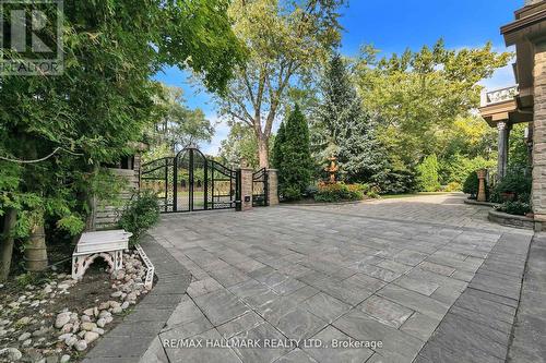 9 Post Road, Toronto (Bridle Path-Sunnybrook-York Mills), ON - Outdoor