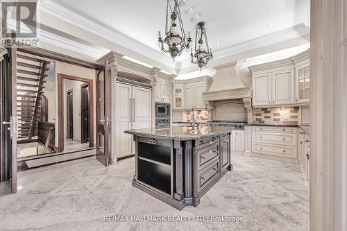 9 Post Road, Toronto (Bridle Path-Sunnybrook-York Mills), ON - Indoor Photo Showing Kitchen With Upgraded Kitchen