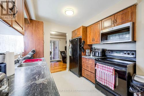 462 Haines Street, New Tecumseth, ON - Indoor Photo Showing Kitchen