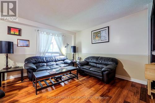 462 Haines Street, New Tecumseth, ON - Indoor Photo Showing Living Room