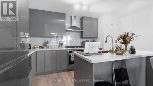 421A - 11782 Ninth Line, Whitchurch-Stouffville (Stouffville), ON - Indoor Photo Showing Kitchen With Upgraded Kitchen