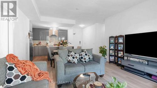 421A - 11782 Ninth Line, Whitchurch-Stouffville (Stouffville), ON - Indoor Photo Showing Living Room