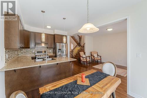 305 Trudeau Drive, Milton (Clarke), ON - Indoor Photo Showing Kitchen With Double Sink With Upgraded Kitchen