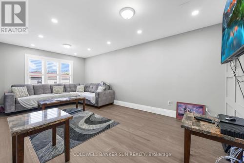 2 Giza Crescent, Brampton, ON - Indoor