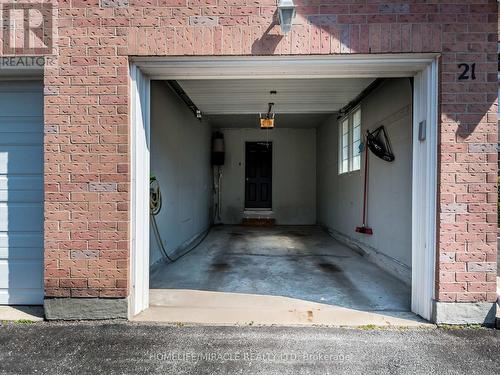 -21 - 2435 Woodward Avenue, Burlington (Brant), ON - Outdoor