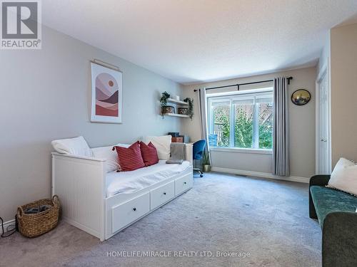 -21 - 2435 Woodward Avenue, Burlington, ON - Indoor Photo Showing Living Room