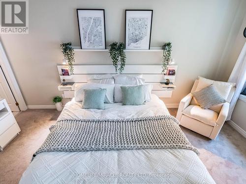 -21 - 2435 Woodward Avenue, Burlington, ON - Indoor Photo Showing Bedroom