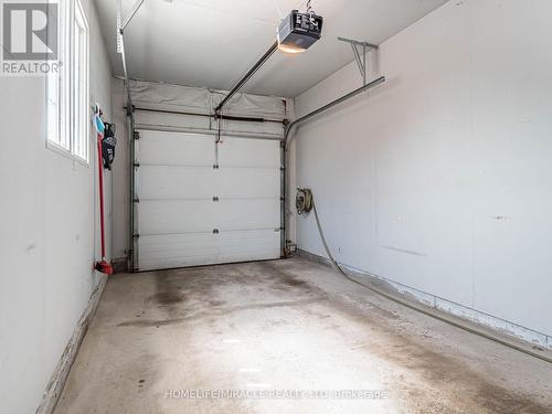 -21 - 2435 Woodward Avenue, Burlington, ON - Indoor Photo Showing Garage