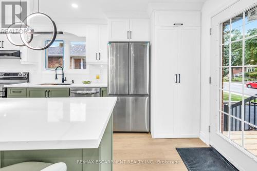 64 Viceroy Court, Hamilton (Hill Park), ON - Indoor Photo Showing Kitchen With Stainless Steel Kitchen With Upgraded Kitchen