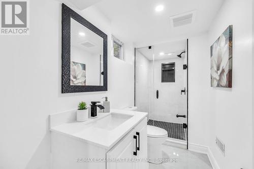 64 Viceroy Court, Hamilton (Hill Park), ON - Indoor Photo Showing Bathroom