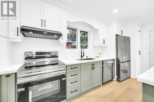 64 Viceroy Court, Hamilton (Hill Park), ON - Indoor Photo Showing Kitchen With Stainless Steel Kitchen