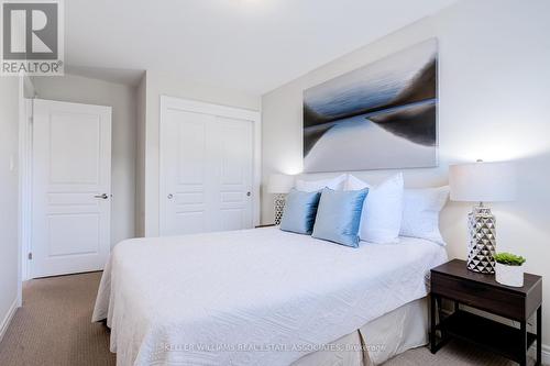 5812 Osprey Avenue, Niagara Falls, ON - Indoor Photo Showing Bedroom