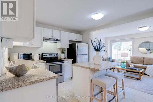 5812 Osprey Avenue, Niagara Falls, ON - Indoor Photo Showing Kitchen