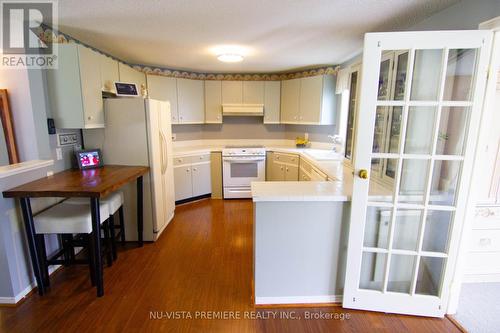 414 Shannon Boulevard, South Huron (Stephen Twp), ON - Indoor Photo Showing Kitchen