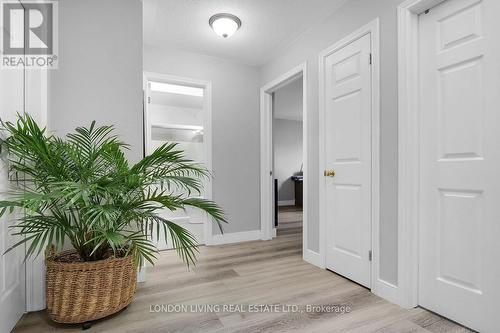 2 - 20 Kernohan Parkway, London, ON - Indoor Photo Showing Other Room