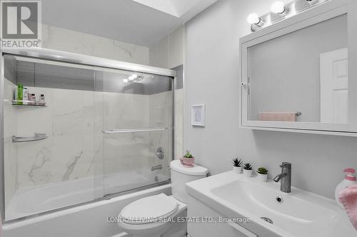 2 - 20 Kernohan Parkway, London, ON - Indoor Photo Showing Bathroom