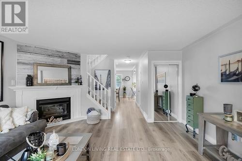 2 - 20 Kernohan Parkway, London, ON - Indoor Photo Showing Living Room With Fireplace