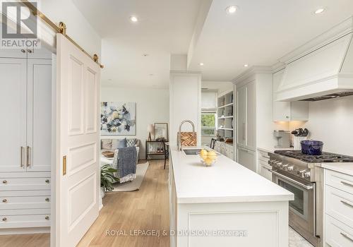 34 - 33 Price Street, Toronto (Rosedale-Moore Park), ON - Indoor Photo Showing Kitchen