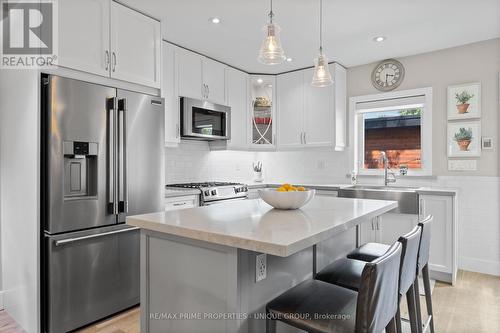 443 Kingswood Road, Toronto (East End-Danforth), ON - Indoor Photo Showing Kitchen With Upgraded Kitchen