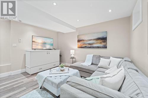 443 Kingswood Road, Toronto (East End-Danforth), ON - Indoor Photo Showing Bedroom