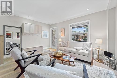 443 Kingswood Road, Toronto (East End-Danforth), ON - Indoor Photo Showing Living Room