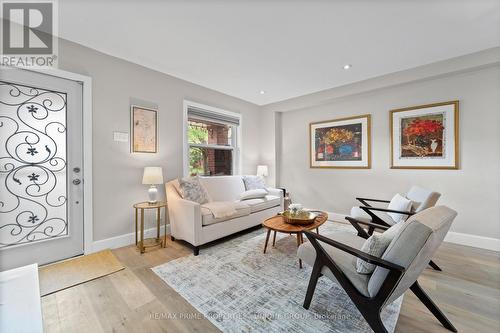 443 Kingswood Road, Toronto (East End-Danforth), ON - Indoor Photo Showing Living Room