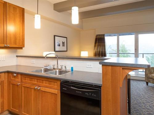 320/318-1376 Lynburne Pl, Langford, BC - Indoor Photo Showing Kitchen With Double Sink