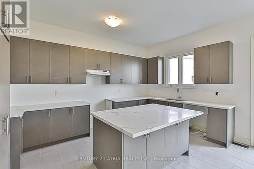 87 Current Drive, Richmond Hill, ON - Indoor Photo Showing Kitchen