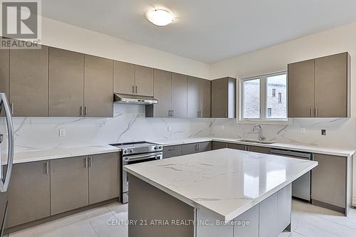 87 Current Drive, Richmond Hill, ON - Indoor Photo Showing Kitchen