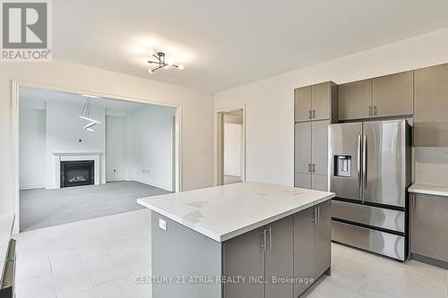 87 Current Drive, Richmond Hill, ON - Indoor Photo Showing Kitchen