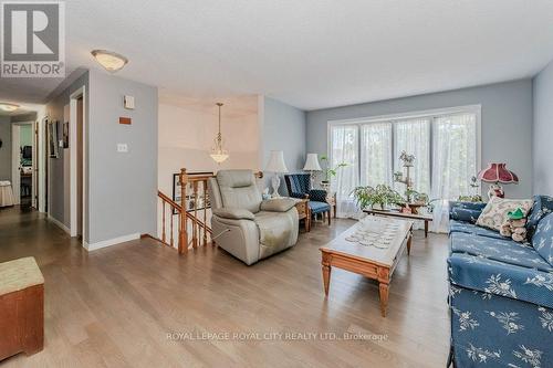 112 Freshmeadow Way, Guelph (Parkwood Gardens), ON - Indoor Photo Showing Living Room