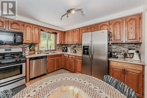 112 Freshmeadow Way, Guelph (Parkwood Gardens), ON - Indoor Photo Showing Kitchen With Double Sink