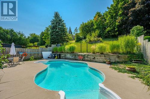 112 Freshmeadow Way, Guelph (Parkwood Gardens), ON - Outdoor With In Ground Pool With Backyard