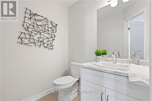 7101 Parsa Street, Niagara Falls, ON - Indoor Photo Showing Bathroom