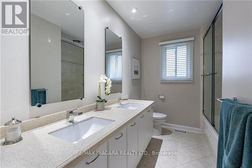 10 Wedgewood Court, St. Catharines, ON - Indoor Photo Showing Bathroom