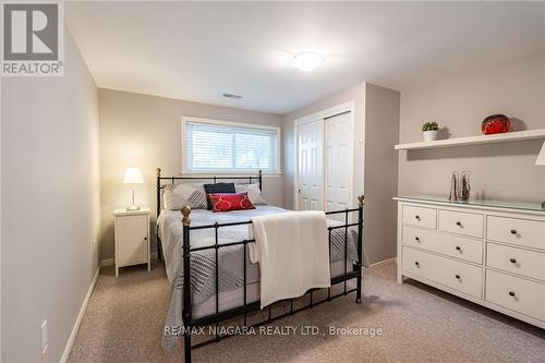 10 Wedgewood Court, St. Catharines, ON - Indoor Photo Showing Bedroom