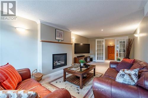 10 Wedgewood Court, St. Catharines, ON - Indoor Photo Showing Living Room With Fireplace