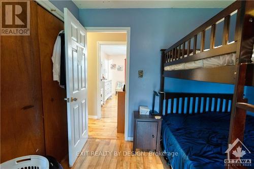 8 Vista Crescent, North Grenville, ON - Indoor Photo Showing Bedroom