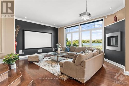 7429 Carter Road, Ottawa, ON - Indoor Photo Showing Living Room