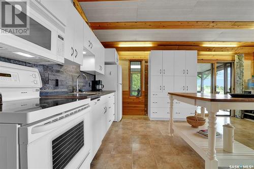 1201 Willow Avenue, Saskatchewan Beach, SK - Indoor Photo Showing Kitchen With Double Sink