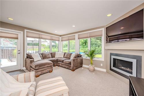 976 Danforth Avenue, Burlington, ON - Indoor Photo Showing Living Room With Fireplace