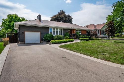 976 Danforth Avenue, Burlington, ON - Outdoor With Facade