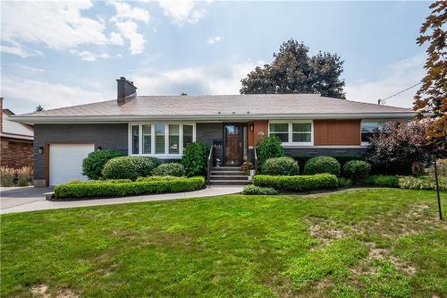 976 Danforth Avenue, Burlington, ON - Outdoor With Facade