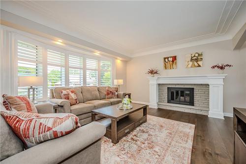 976 Danforth Avenue, Burlington, ON - Indoor Photo Showing Living Room With Fireplace