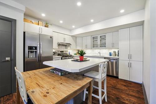 New rear unit 3 (main) - 65 Queen Street, St. Catharines, ON - Indoor Photo Showing Kitchen With Upgraded Kitchen