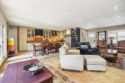 Main unit (Unit 1) - 65 Queen Street, St. Catharines, ON - Indoor Photo Showing Living Room